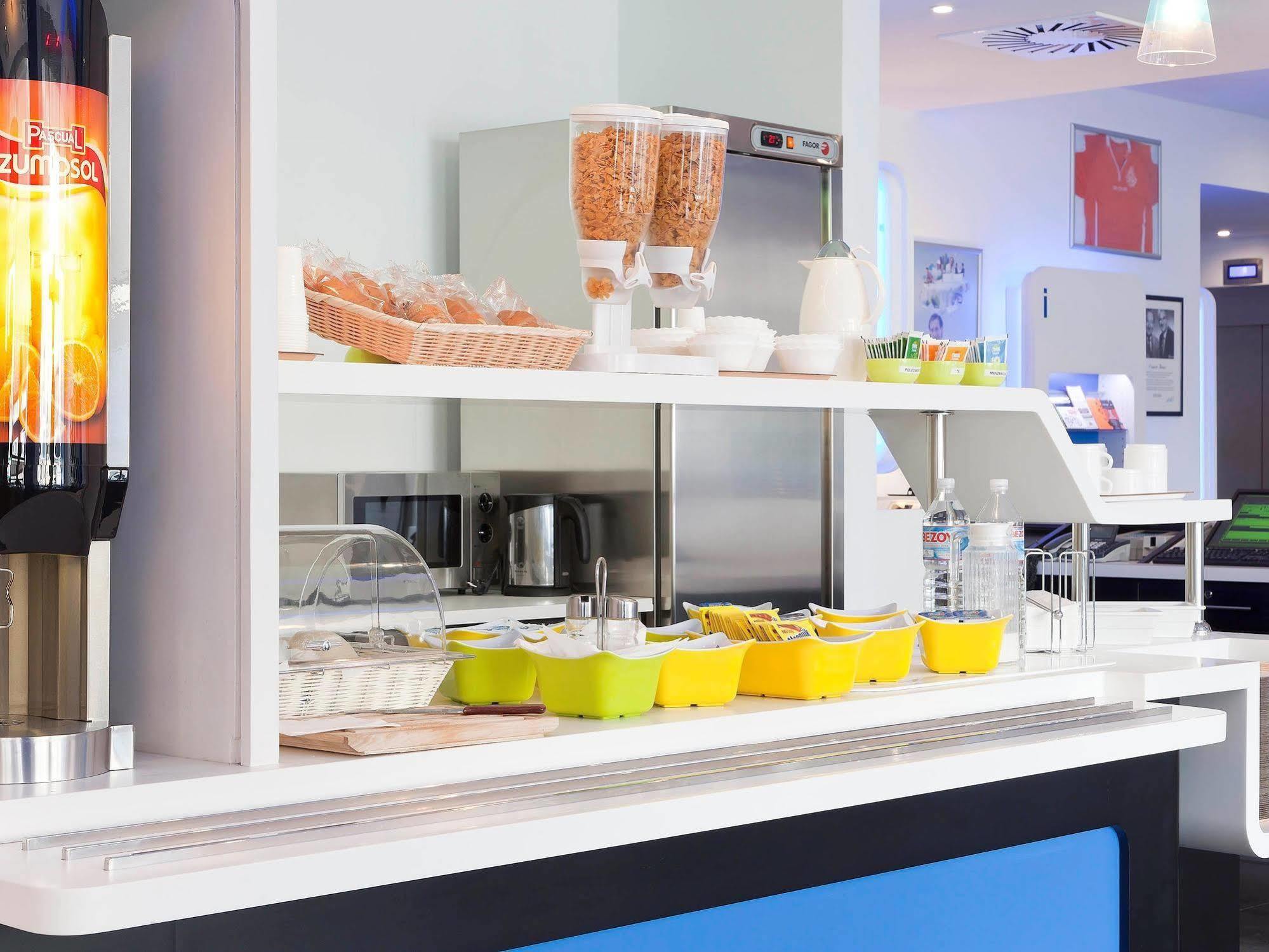 Ibis Budget Montauban Les Chaumes Eksteriør bilde